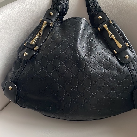 Gucci authentic and leather - Picture 2 of 13